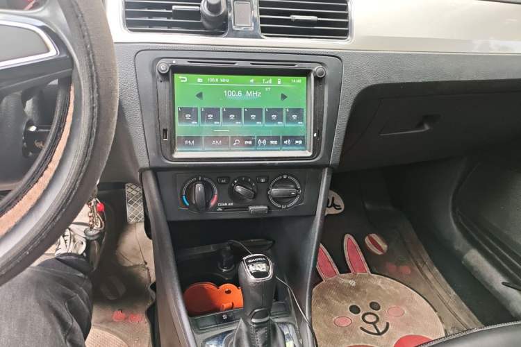 Used Skoda Rapid Spaceback 2019 Revised Version 1.5L Automatic Comfort Edition China VI Standard Audio And AC Panel