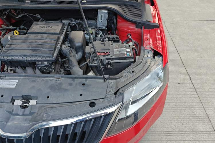 Used Skoda Rapid Spaceback 2019 1.5L Automatic Comfort Edition Engine Bay Left
