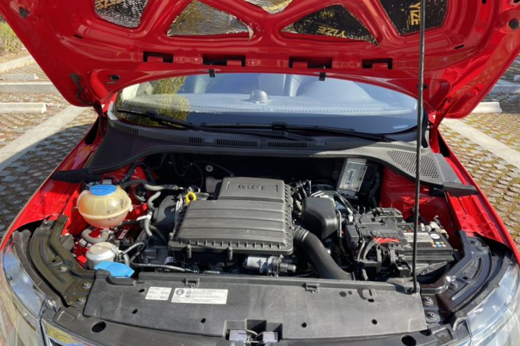 Used Skoda Rapid Spaceback 2019 Revised Version 1.5L Automatic Comfort Edition China VI Standard Engine Bay