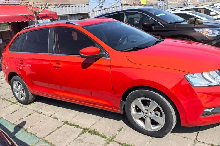 Used Skoda Rapid Spaceback 2019 1.5L Automatic Comfort Edition Exterior 2