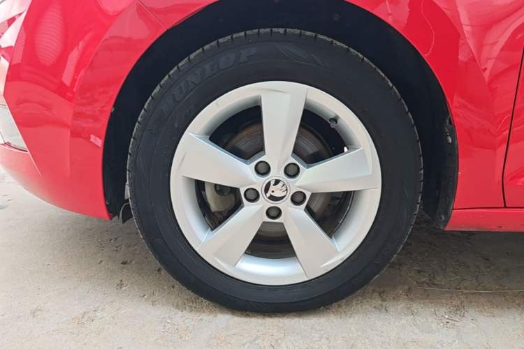 Used Skoda Rapid Spaceback 2019 Revised Version 1.5L Automatic Comfort Edition China VI Standard Exterior 4