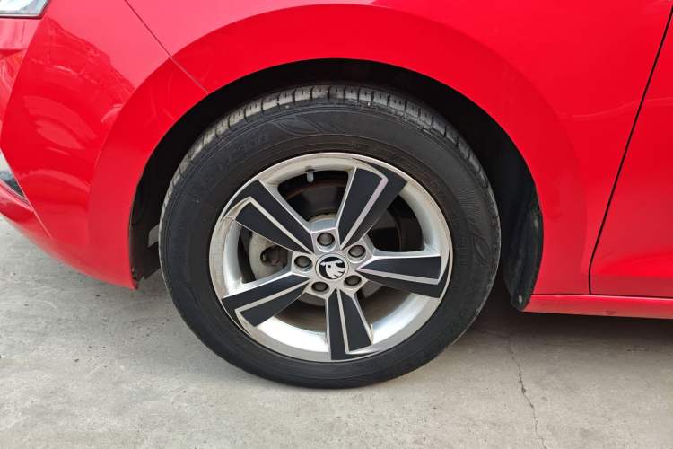 Used Skoda Rapid Spaceback 2019 1.5L Automatic Comfort Edition Exterior 4