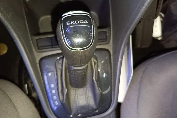 Used Skoda Rapid Spaceback 2019 Revised Version 1.5L Automatic Standard Edition China V Standard Gear Lever