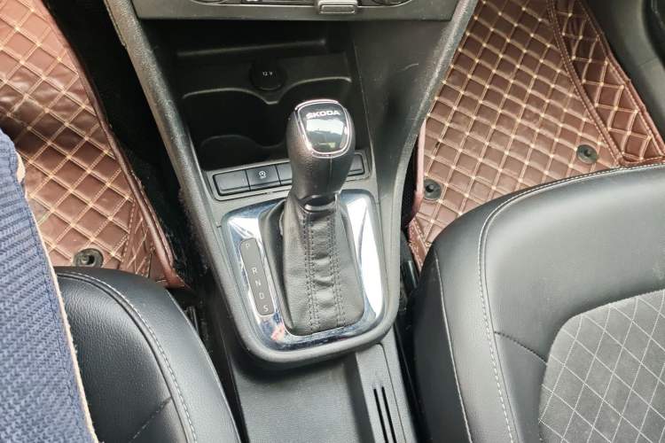 Used Skoda Rapid Spaceback 2019 1.5L Automatic Comfort Edition Gear Lever