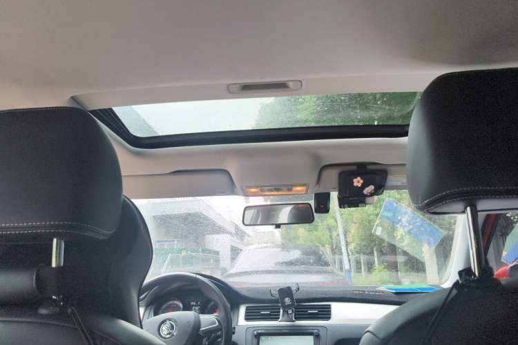 Used Skoda Rapid Spaceback 2019 1.5L Automatic Comfort Edition Headliner