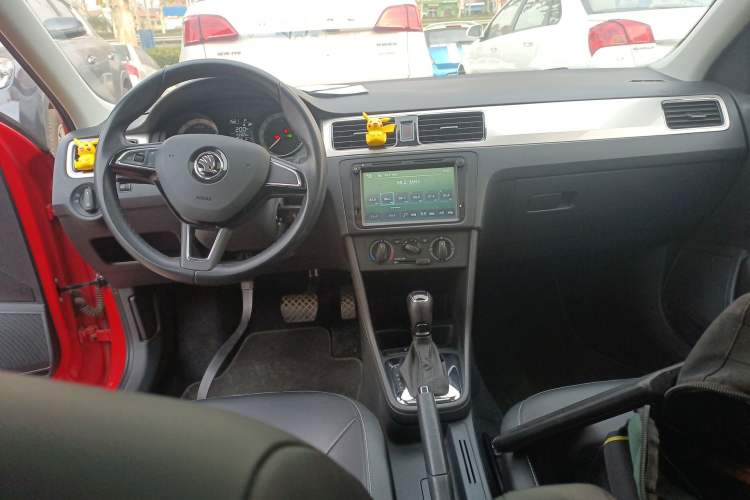 Used Skoda Rapid Spaceback 2019 1.5L Automatic Comfort Edition Interior 2