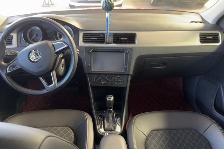 Used Skoda Rapid Spaceback 2019 Revised Version 1.5L Automatic Comfort Edition China V Standard Interior 3