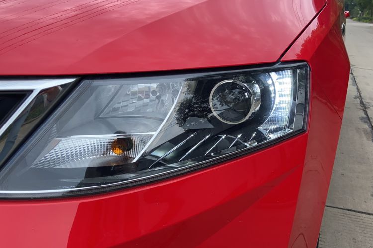 Used Skoda Rapid Spaceback 2019 1.5L Automatic Sport Edition China VI Standard Left Front Headlight