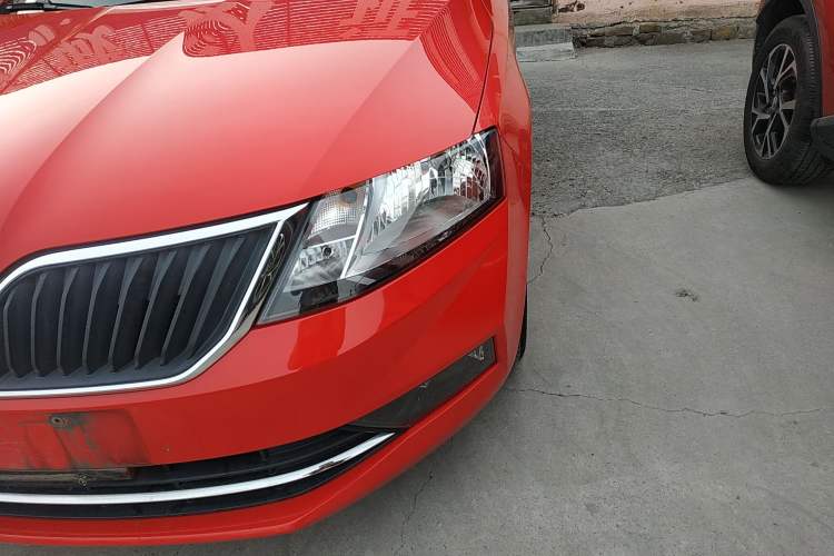 Used Skoda Rapid Spaceback 2019 1.5L Automatic Comfort Edition Left Front Headlight