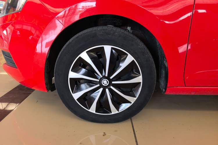 Used Skoda Rapid Spaceback 2019 Revised Version 1.5L Automatic Standard Edition China VI Left Front Wheel Hub