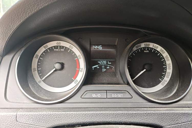 Used Skoda Rapid Spaceback 2019 Revised Version 1.5L Automatic Comfort Edition China VI Standard Odometer Close Up