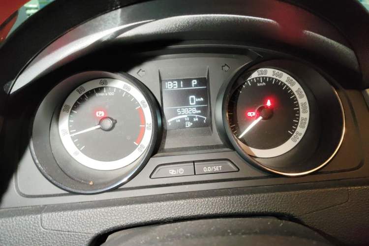 Used Skoda Rapid Spaceback 2019 1.5L Automatic Comfort Edition Odometer Close Up