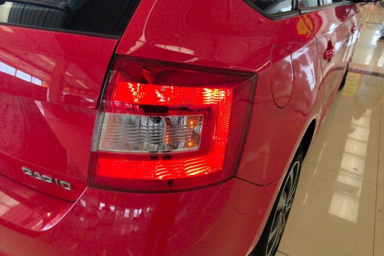 Used Skoda Rapid Spaceback 2019 Revised Version 1.5L Automatic Standard Edition China VI Right Rear Taillight