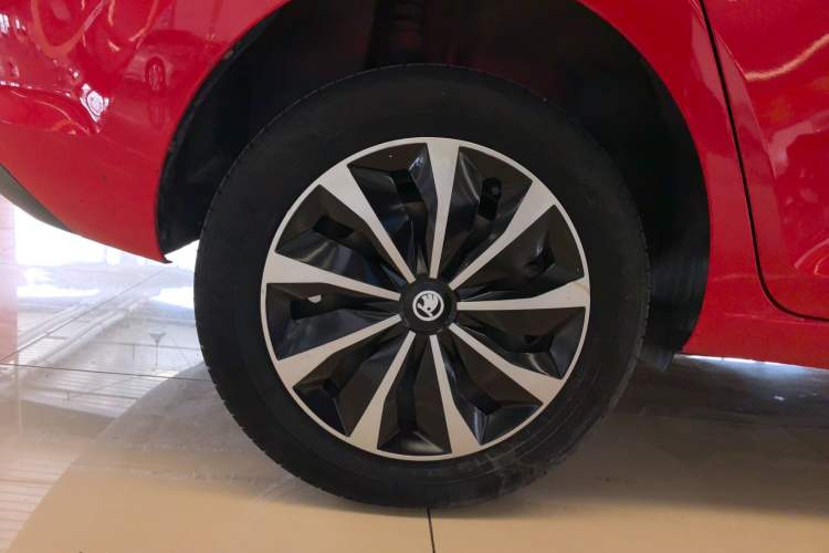 Used Skoda Rapid Spaceback 2019 Revised Version 1.5L Automatic Standard Edition China VI Right Rear Wheel Hub