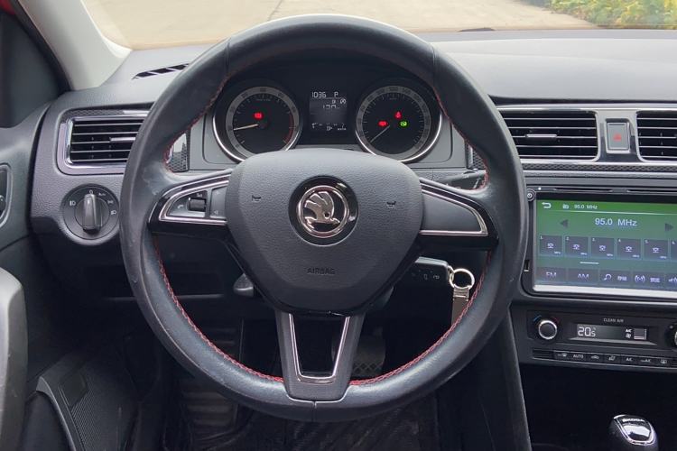 Used Skoda Rapid Spaceback 2019 1.5L Automatic Sport Edition China VI Standard Steering Wheel