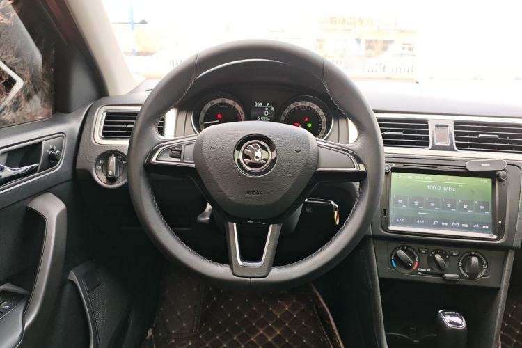 Used Skoda Rapid Spaceback 2019 1.5L Automatic Comfort Edition Steering Wheel