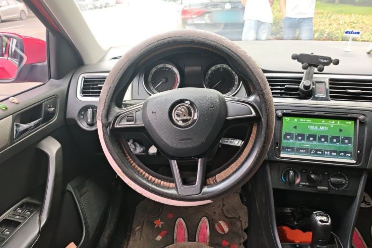 Used Skoda Rapid Spaceback 2019 Revised Version 1.5L Automatic Comfort Edition China VI Standard Steering Wheel