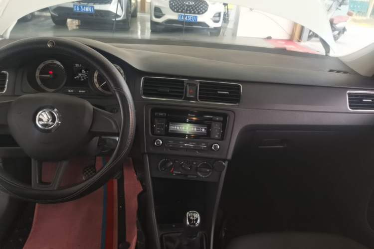 Used Skoda Rapid Spaceback 2019 Revised Version 1.5L Manual Entry-Level Edition China VI Audio And AC Panel