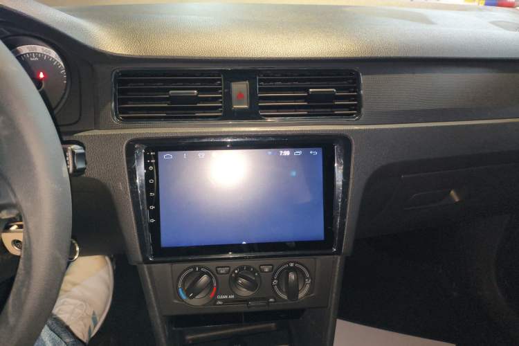 Used Skoda Rapid Spaceback 2019 Revised Version 1.5L Automatic Standard Edition China VI Audio And AC Panel
