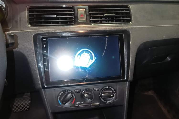 Used Skoda Rapid Spaceback 2019 1.5L Automatic Standard Edition Audio And AC Panel