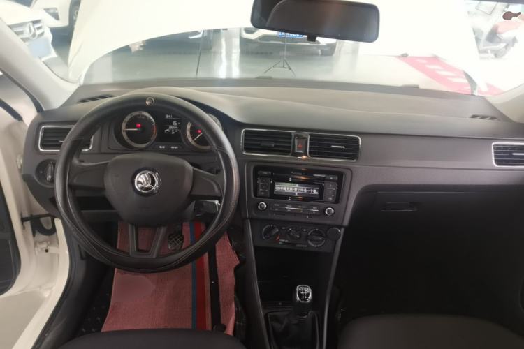 Used Skoda Rapid Spaceback 2019 Revised Version 1.5L Manual Entry-Level Edition China VI Center Console