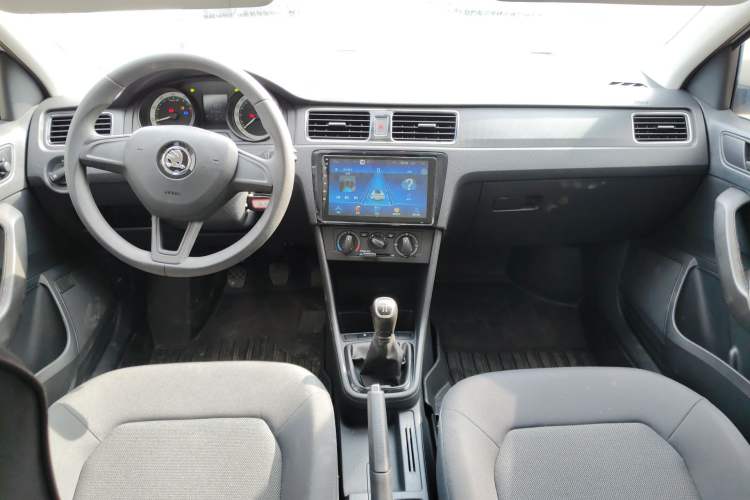 Used Skoda Rapid Spaceback 2019 Revised Version 1.5L Manual Standard Edition China VI Center Console
