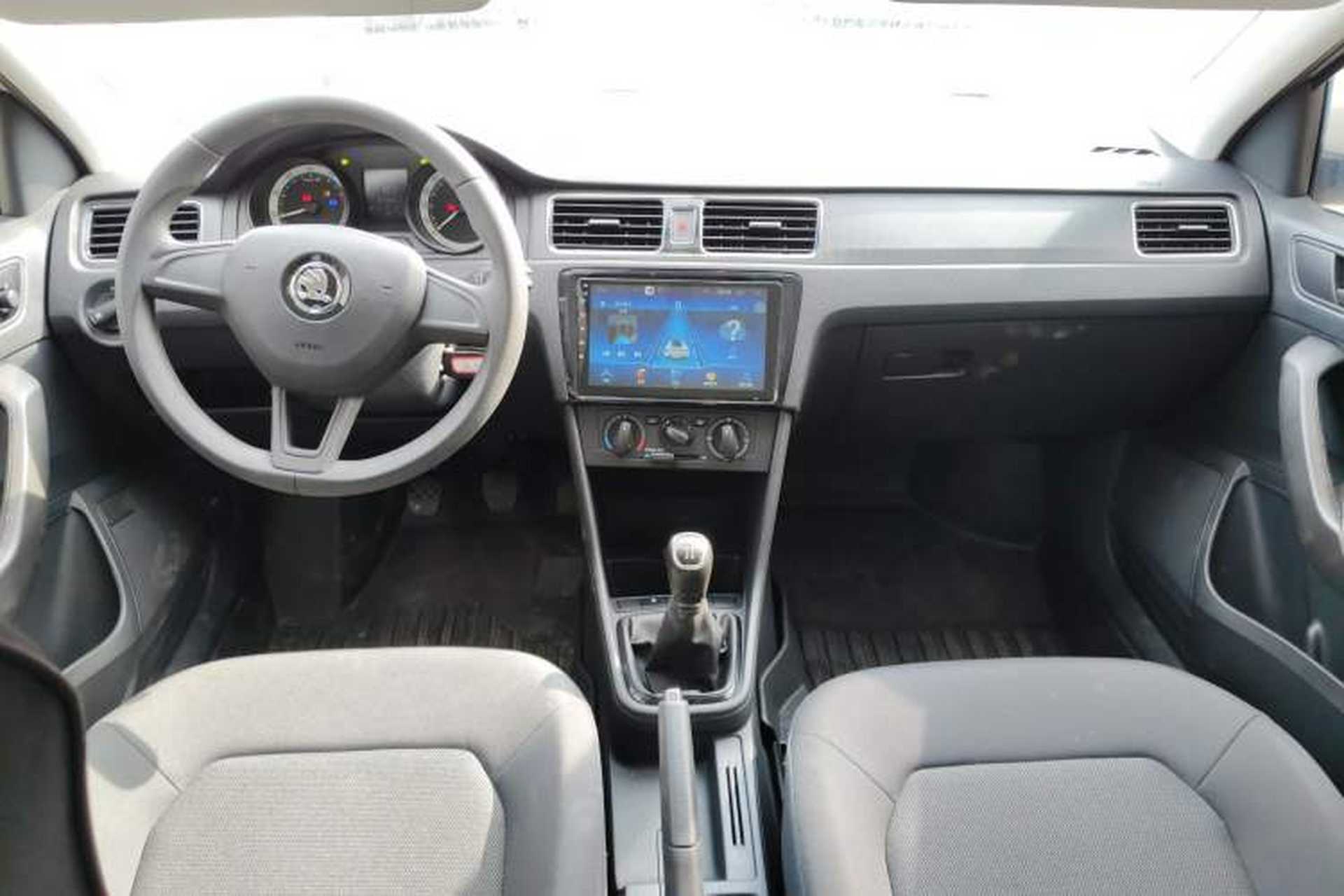 Used Skoda Rapid Spaceback 2019 Revised Version 1.5L Manual Standard Edition China VI Center Console