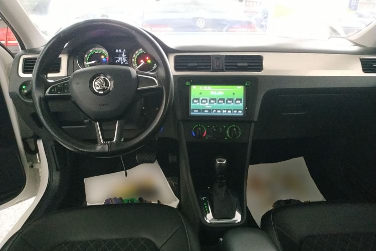 Used Skoda Rapid Spaceback 2019 Revised Version 1.5L Automatic Comfort Edition China V Standard Center Console