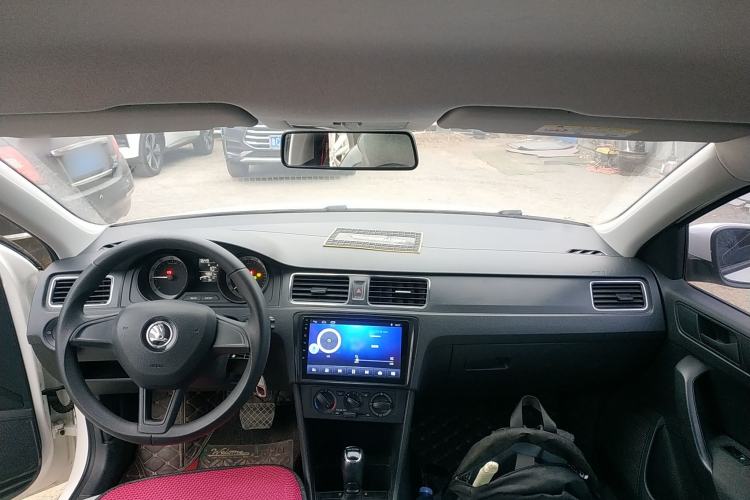 Used Skoda Rapid Spaceback 2019 Revised Version 1.5L Automatic Standard Edition China V Standard Center Console