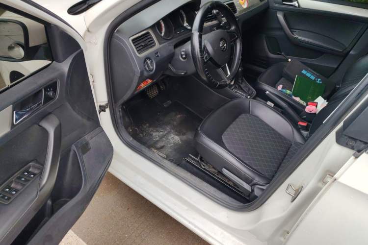 Used Skoda Rapid Spaceback 2019 Revised Version 1.5L Automatic Comfort Edition China VI Standard Driver Seat