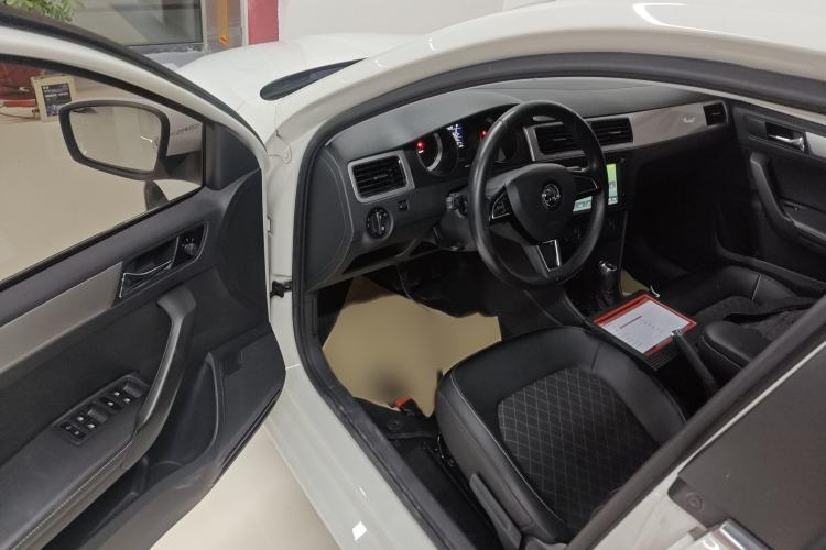 Used Skoda Rapid Spaceback 2019 Revised Version 1.5L Automatic Comfort Edition China V Standard Driver Seat