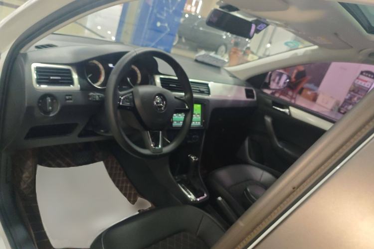 Used Skoda Rapid Spaceback 2019 Revised Version 1.5L Automatic Comfort Edition China VI Standard Driver Seat