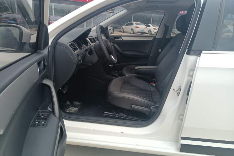 Used Skoda Rapid Spaceback 2019 Revised Version 1.5L Automatic Comfort Edition China VI Standard Driver Seat