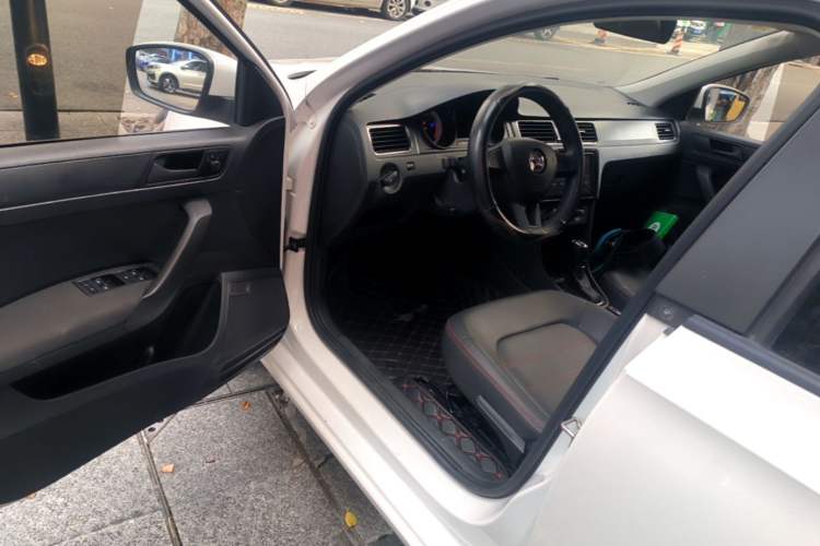 Used Skoda Rapid Spaceback 2019 Revised Version 1.5L Automatic Standard Edition China V Standard Driver Seat
