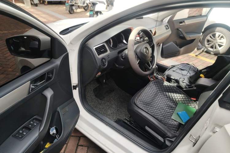 Used Skoda Rapid Spaceback 2019 Revised Version 1.5L Automatic Comfort Edition China V Standard Driver Seat