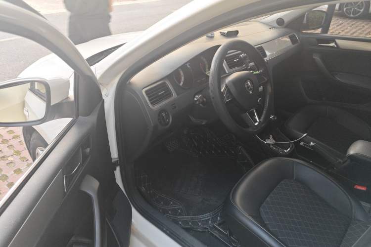 Used Skoda Rapid Spaceback 2019 Revised Version 1.5L Automatic Comfort Edition China V Standard Driver Seat