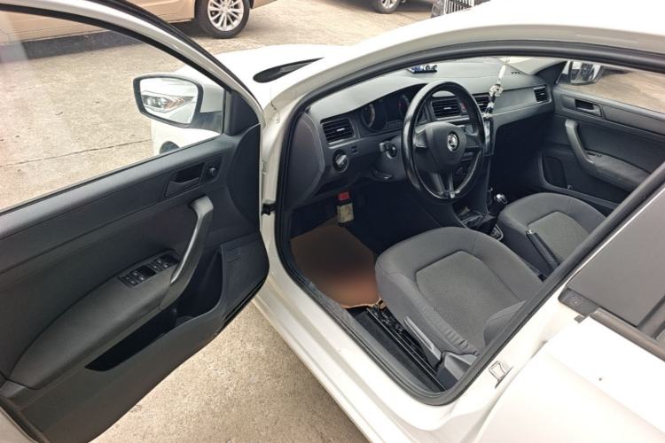 Used Skoda Rapid Spaceback 2019 Revised Version 1.5L Manual Entry-Level Edition China V Standard Driver Seat