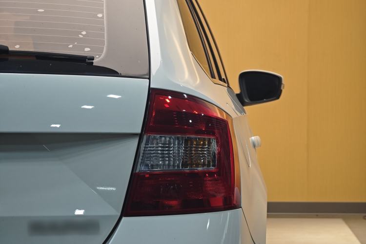 Used Skoda Rapid Spaceback 2019 1.5L Automatic Comfort Edition Exterior 2