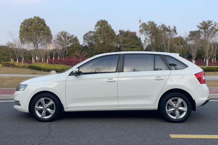 Used Skoda Rapid Spaceback 2019 Revised Version 1.5L Automatic Comfort Edition China V Standard Exterior 3