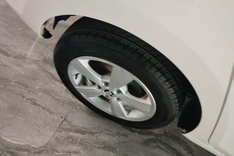 Used Skoda Rapid Spaceback 2019 1.5L Automatic Comfort Edition Exterior 4