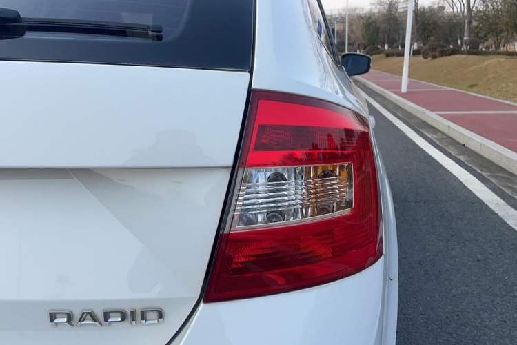 Used Skoda Rapid Spaceback 2019 Revised Version 1.5L Automatic Comfort Edition China V Standard Exterior 6