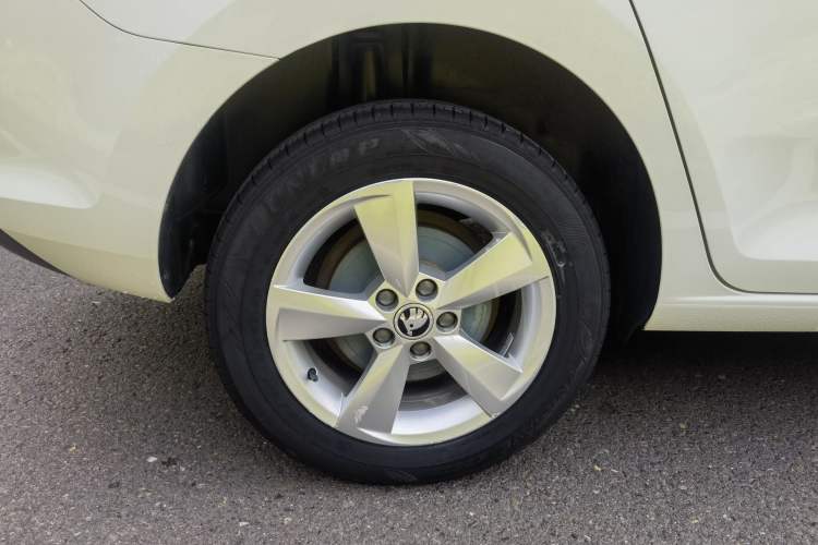 Used Skoda Rapid Spaceback 2019 1.5L Automatic Comfort Edition Exterior 7