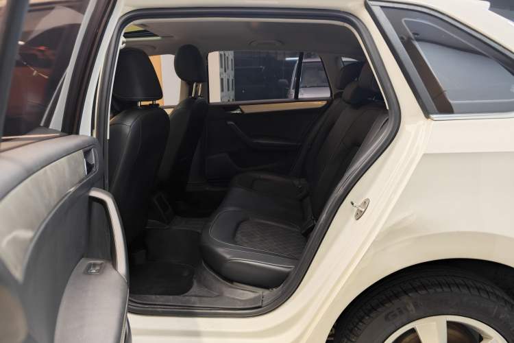 Used Skoda Rapid Spaceback 2019 1.5L Automatic Comfort Edition Exterior 8