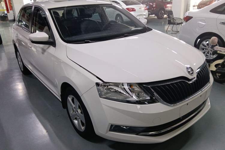 Used Skoda Rapid Spaceback 2019 Revised Version 1.5L Automatic Comfort Edition China V Standard Front Right 45 Deg
