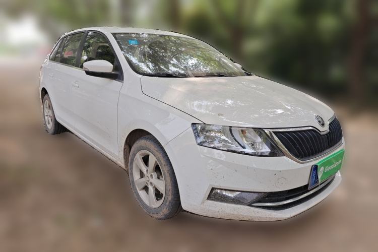 Used Skoda Rapid Spaceback 2019 1.5L Manual Comfort Edition Front Right 45 Deg