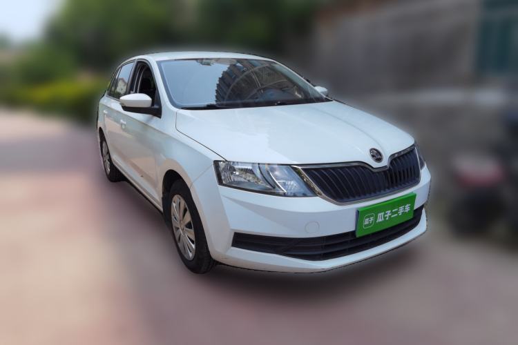 Used Skoda Rapid Spaceback 2019 1.5L Manual Standard Edition Front Right 45 Deg