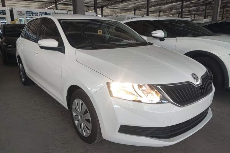 Used Skoda Rapid Spaceback 2019 Revised Version 1.5L Automatic Standard Edition China V Standard Front Right 45 Deg