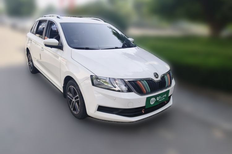 Used Skoda Rapid Spaceback 2019 1.5L Automatic Standard Edition Front Right 45 Deg