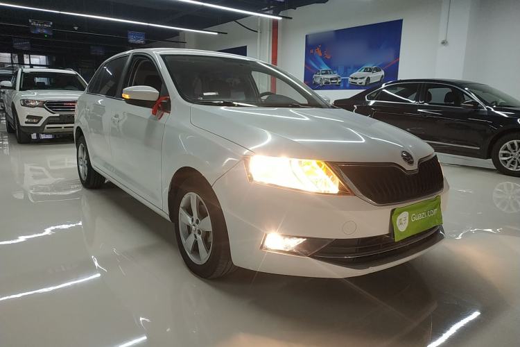 Used Skoda Rapid Spaceback 2019 Revised Version 1.5L Automatic Comfort Edition China V Standard Front Right 45 Deg