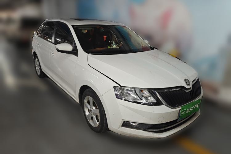 Used Skoda Rapid Spaceback 2019 1.5L Automatic Comfort Edition Front Right 45 Deg
